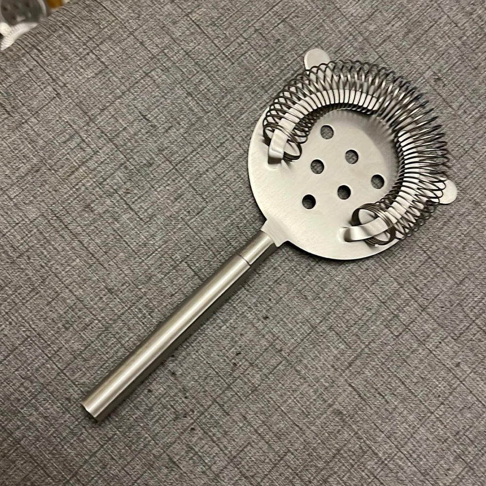 LIKE NEW drink strainer